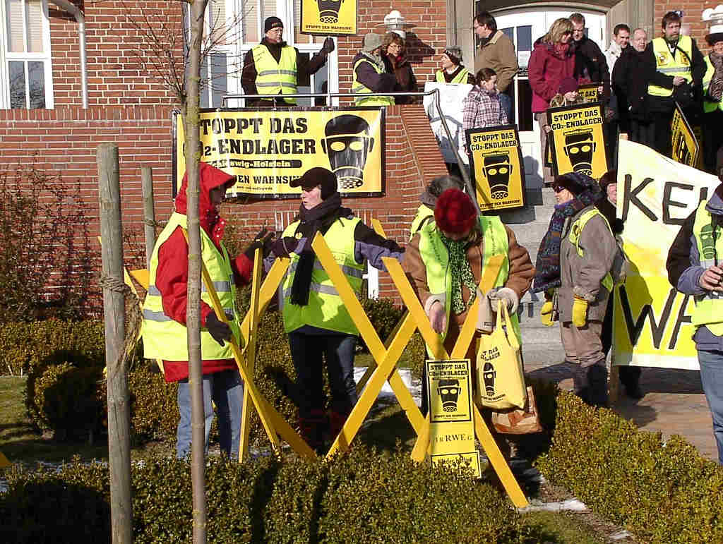 P2221876.JPG - Bredstedt zeigt Flagge