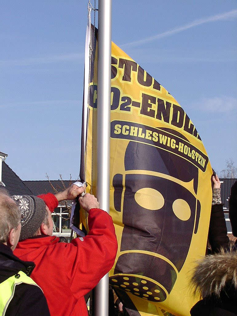 P2221888.JPG - Bredstedt zeigt Flagge