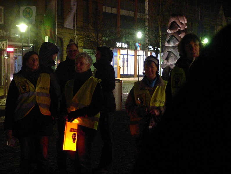 PB072132.JPG - Mahnwache in Bredstedt am 7.11.2011 einen Abend bevor der Vermittlungsausschuss über das CCS Gesetz tagt